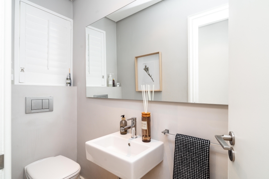 To Let 2 Bedroom Property for Rent in Sea Point Western Cape